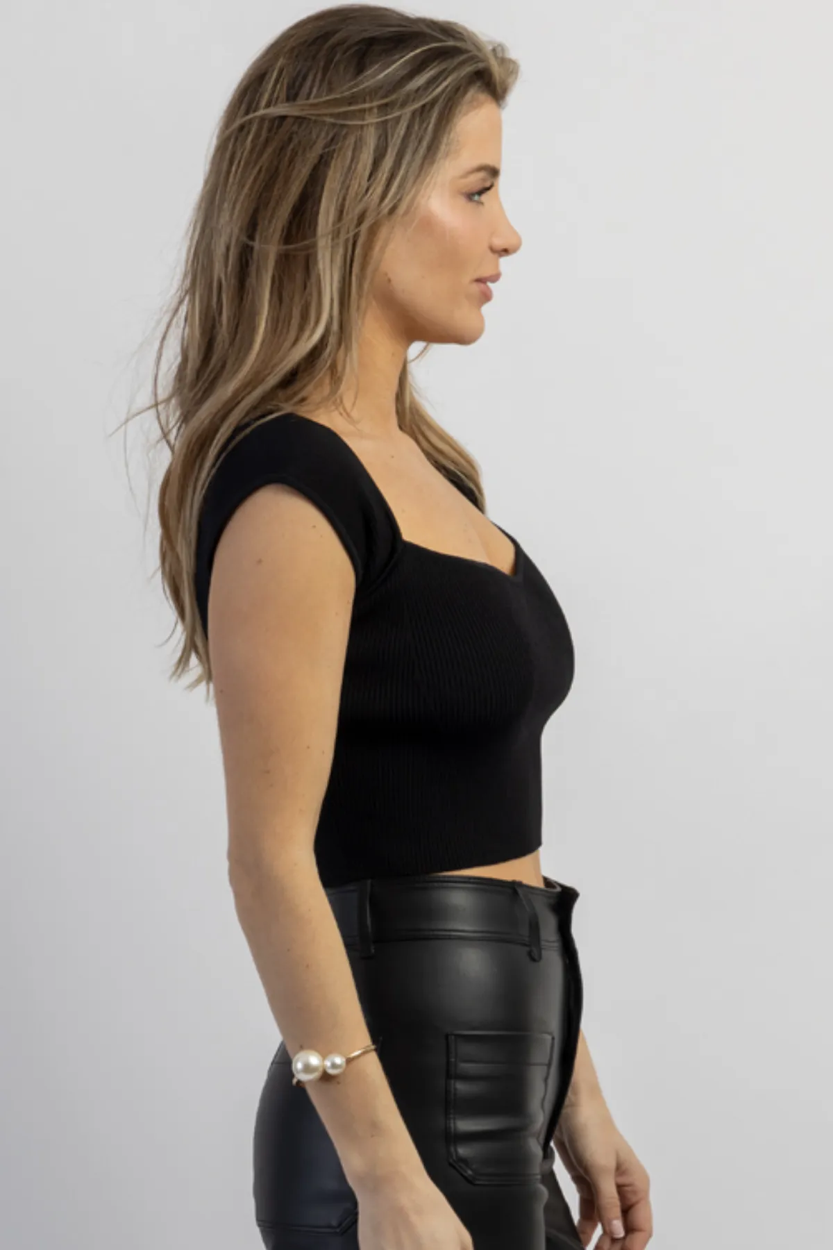 AVERY BLACK SQUARENECK KNIT TOP