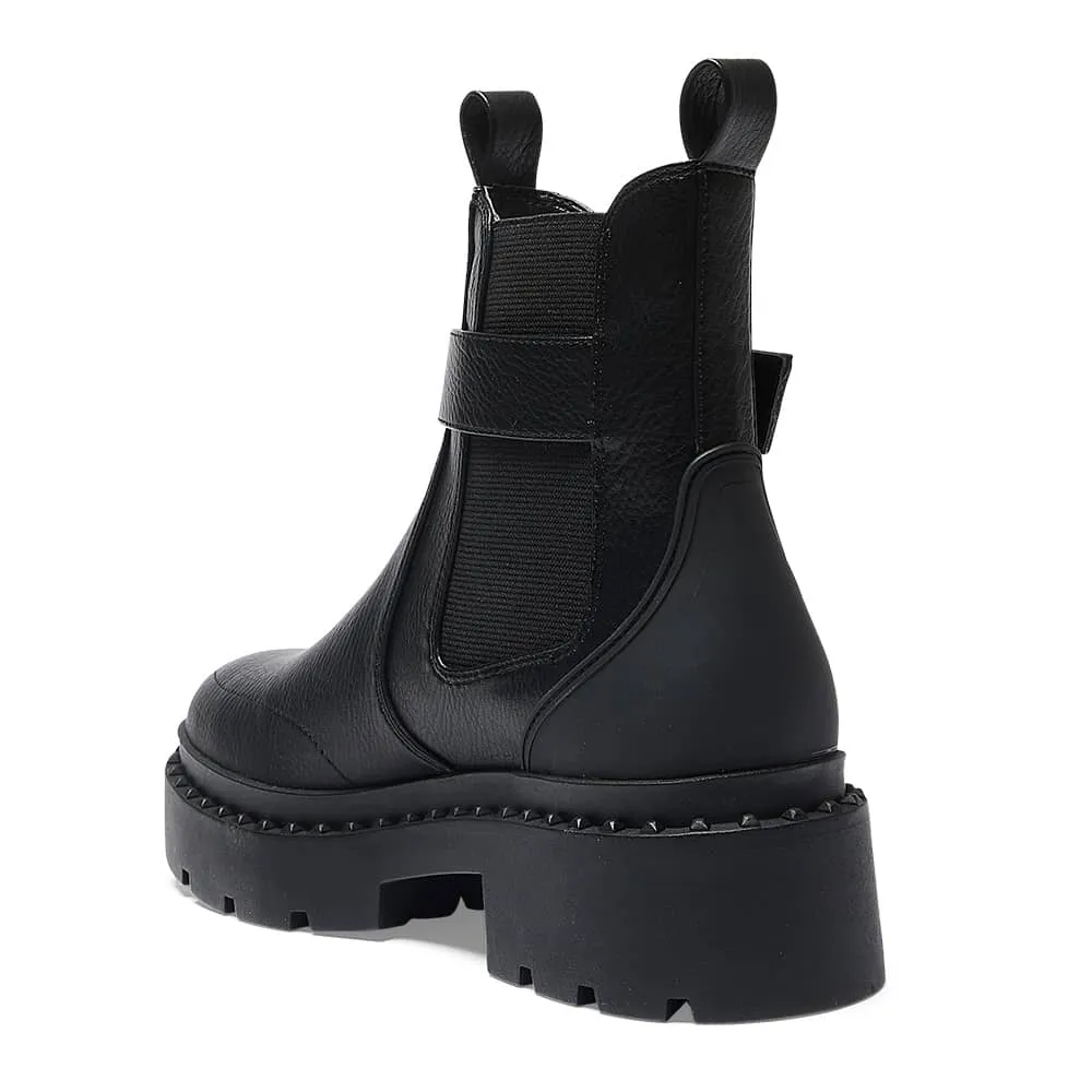 Kobe Boot in Black Smooth