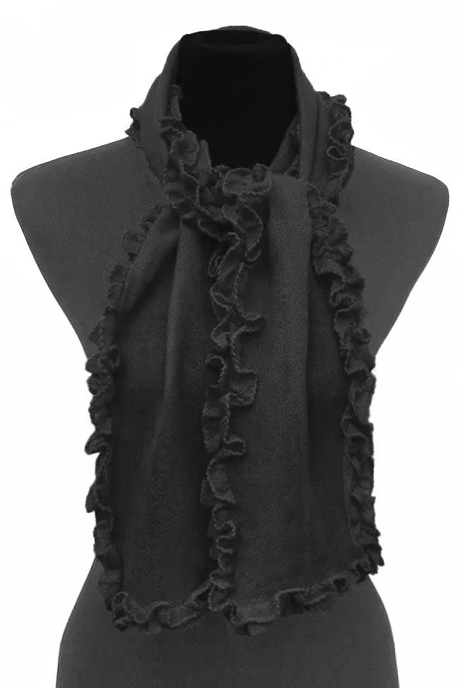 Small cashmere scarf in black - Ruffled